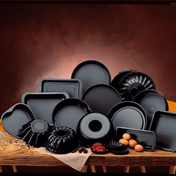 BALLARINI Patisserie 24 x 24 cm czarna - forma do pieczenia ciasta ze stali nierdzewnej