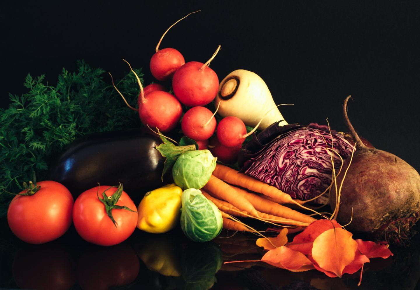 Jak przechowywać owoce i warzywa, aby długo zachowały świeżość?