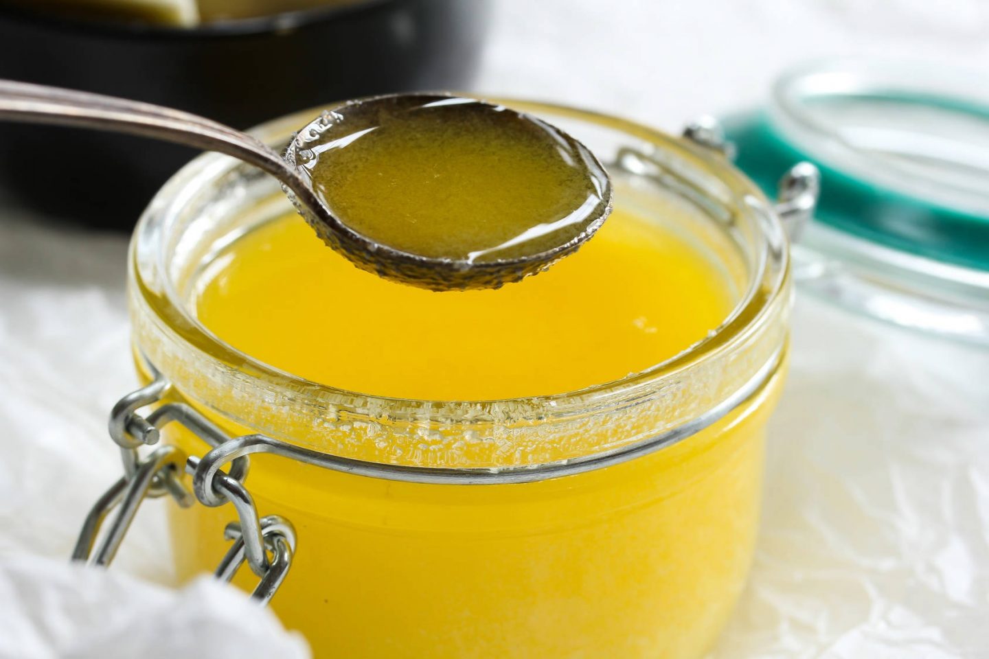 Jak zrobić masło klarowane, czyli masło ghee w domu? Przepis krok po kroku