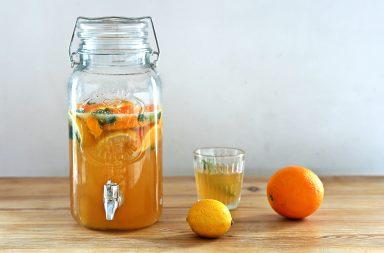 Domowa lemoniada z cytryny i pomarańczy