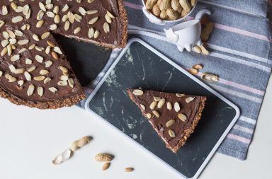 Tarta z owocami i masłem orzechowym