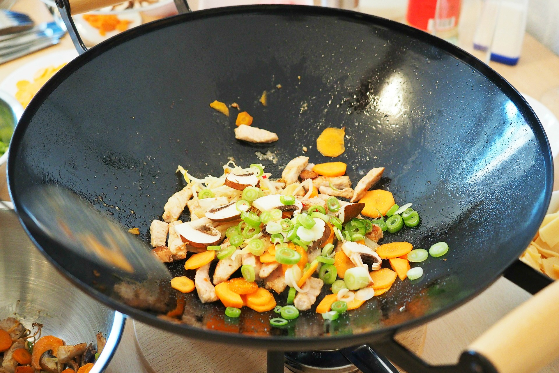 Kurczak z warzywami po chińsku w woku - przepis