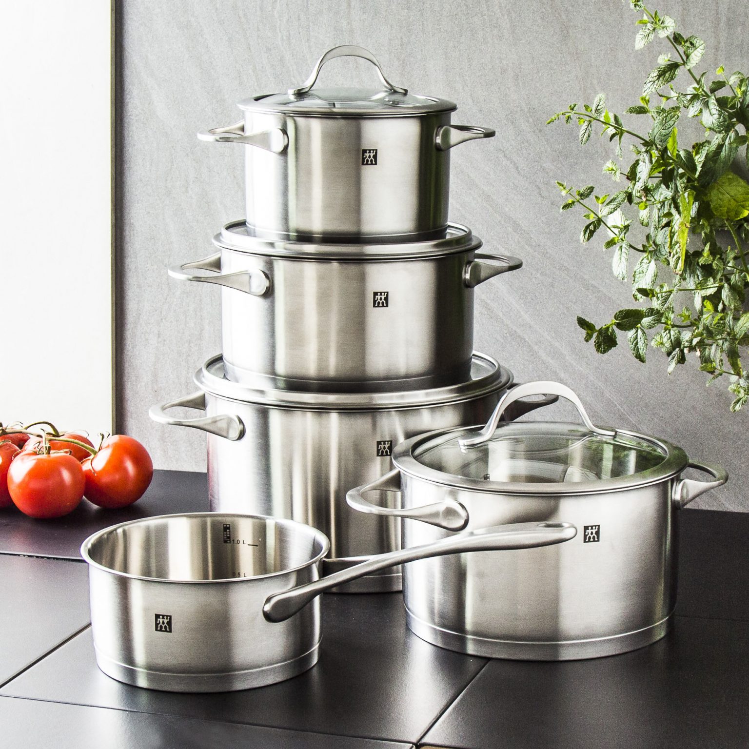 Kolekcja Zwilling Essence poręczne garnki z pokrywami na każdą kuchenkę Garneczki.pl blog