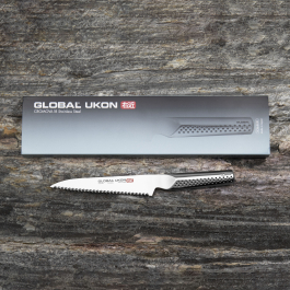GLOBAL Ukon 15 cm - japoński nóż do chleba i pieczywa ze stali nierdzewnej