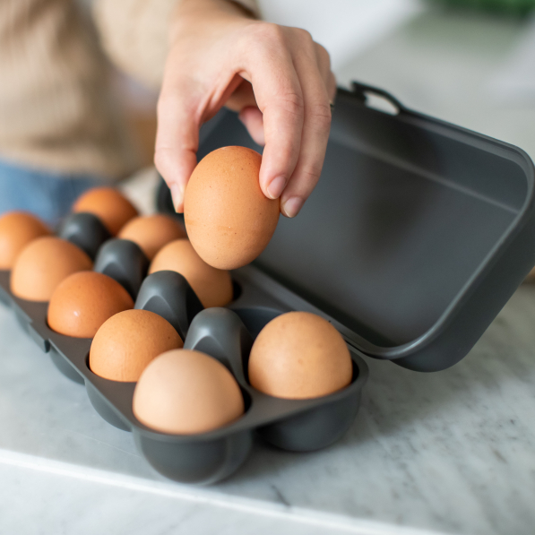 KOZIOL Eggs To Go - pojemnik na jajka plastikowy