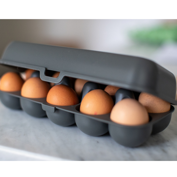 KOZIOL Eggs To Go - pojemnik na jajka plastikowy