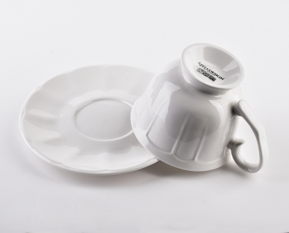 Filiżanka do kawy i herbaty porcelanowa ze spodkiem AFFEK DESIGN HELLA 250 ml