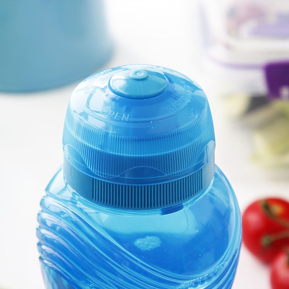 SISTEMA Hydrate Wave Bottle Standard 0,6 l niebieski - bidon plastikowy