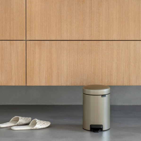 BRABANTIA Newicon 3 l - kosz na śmieci do łazienki z pedałem ze stali nierdzewnej