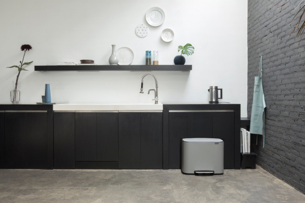 BRABANTIA Touch Bin Bo 36 l - kosz na śmieci ze stali nierdzewnej z pedałem