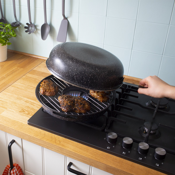 BROWIN Grill 33 cm - patelnia grillowa ze stali węglowej z pokrywką i rusztem