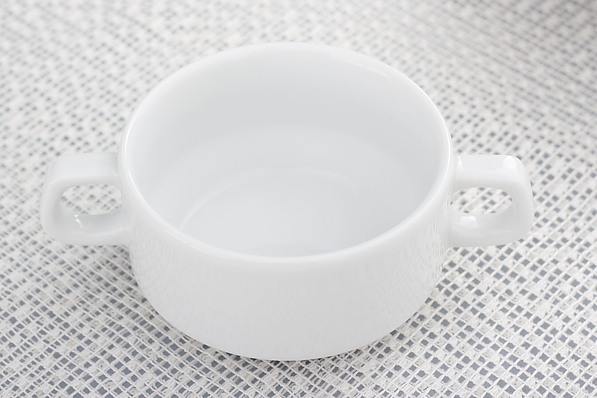 Bulionówka porcelanowa LUBIANA Z USZKAMI BIAŁA 300 ml