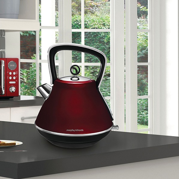 MORPHY RICHARDS Evoke Pyramid 1,5 l czerwony - czajnik elektryczny stalowy