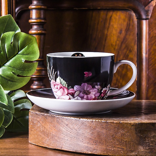DUO Art Gallery Vintage Flowers 450 ml czarna - filiżanka do kawy i herbaty porcelanowa ze spodkiem