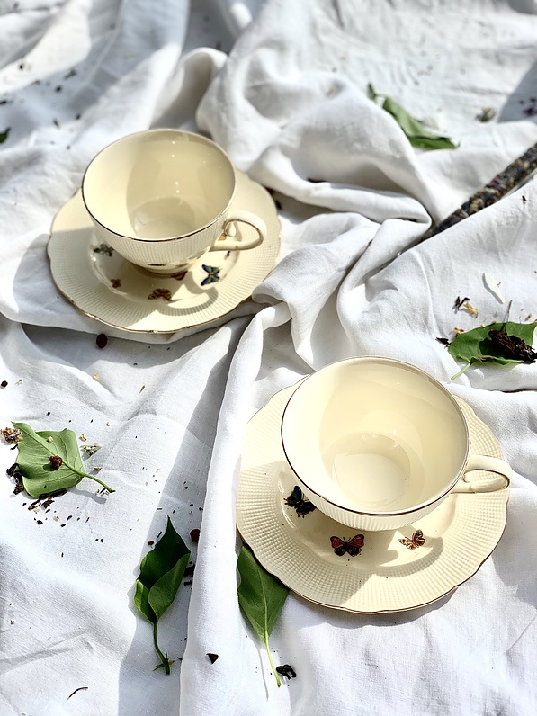 DUO Motylki 260 ml 2 szt. kremowe - filiżanki do kawy i herbaty porcelanowe ze spodkami