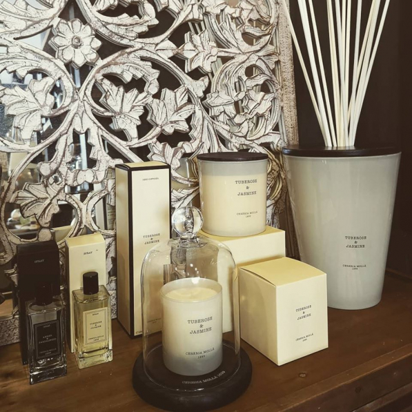 Patyczki zapachowe z dyfuzorem CERERIA MOLLA BOUTIQUE TUBEROSE AND JASMINE 100 ml