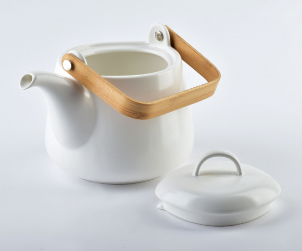 Dzbanek do herbaty i kawy porcelanowy AFFEK DESIGN HAPPY BIAŁY 1,1 l