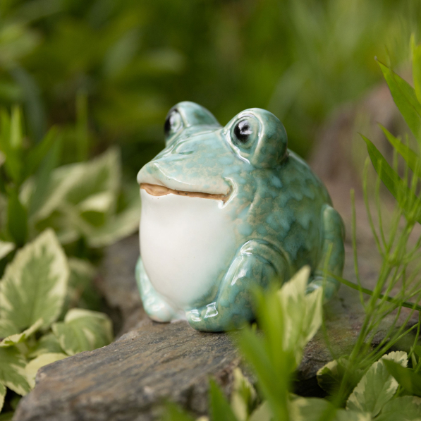 Figurka ogrodowa żaba porcelanowa 9 cm