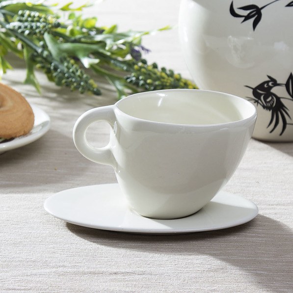 Filiżanka do kawy i herbaty ceramiczna ze spodkiem TWO PEOPLE OWALNA BIRD BIAŁA 200 ml