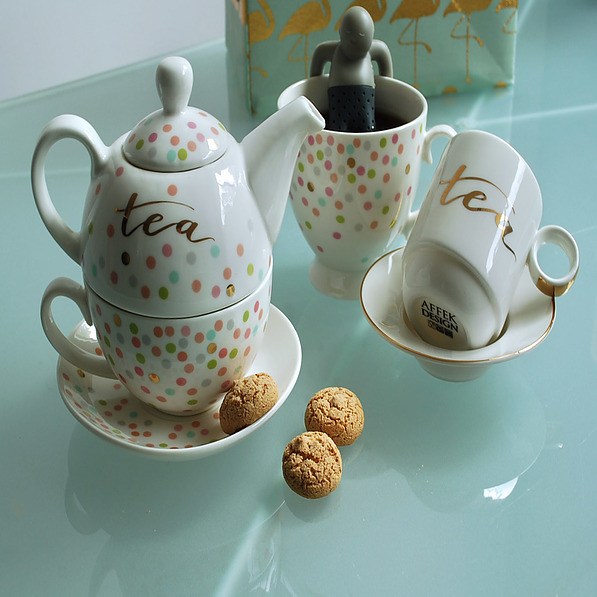 Filiżanka do kawy i herbaty porcelanowa ze spodkiem AFFEK DESIGN LOLA GOLD TEA BIAŁA 250 ml