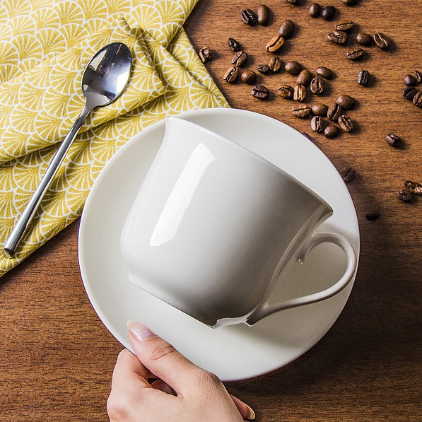 Filiżanka do kawy i herbaty porcelanowa ze spodkiem CERAMIKA TUŁOWICE RANT BIAŁA 450 ml