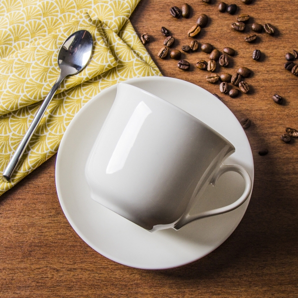 Filiżanka do kawy i herbaty porcelanowa ze spodkiem CERAMIKA TUŁOWICE RANT BIAŁA 450 ml