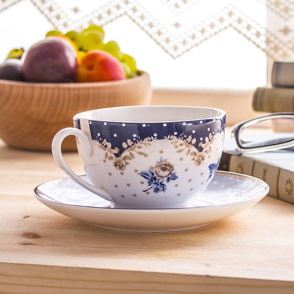 Filiżanka do kawy i herbaty porcelanowa ze spodkiem DUO ALASKA BIAŁA 250 ml