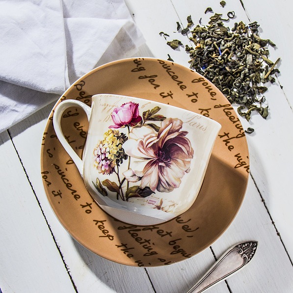 Filiżanka do kawy i herbaty porcelanowa ze spodkiem DUO KALLE WIELOKOLOROWA 430 ml