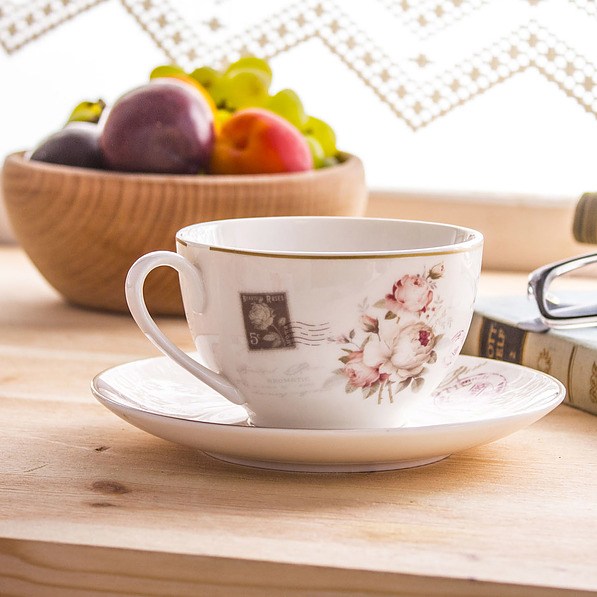 Filiżanka do kawy i herbaty porcelanowa ze spodkiem DUO SECESJA BIAŁA 250 ml
