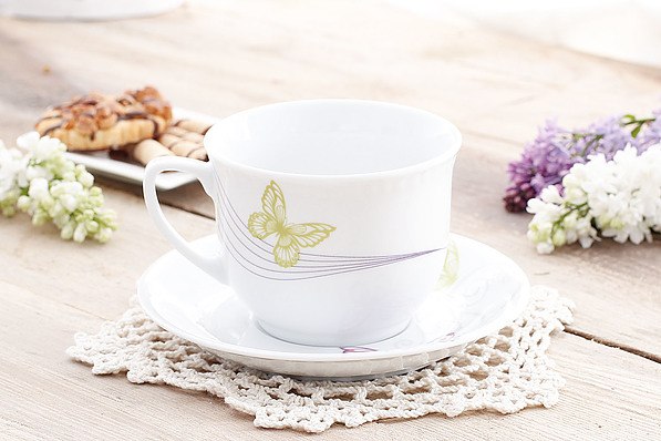 Filiżanka do kawy i herbaty porcelanowa ze spodkiem LUBIANA WIEDEŃ MOTYLE BIAŁA 300 ml