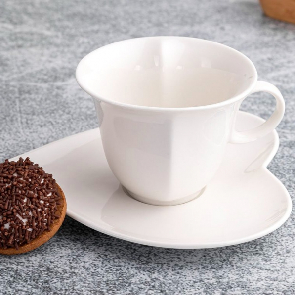Filiżanki do kawy i herbaty porcelanowe ze spodkami FLORINA AMORE BIAŁE 180 ml 2 szt.	