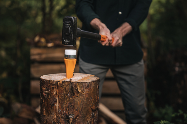 FISKARS Safe-T pomarańczowy - klin do drewna obrotowy ze stali węglowej