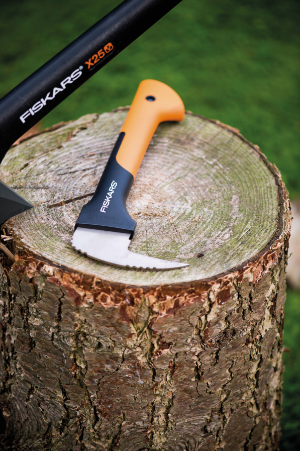 FISKARS WoodXpert Sappie XA2 - capina do drewna stalowa