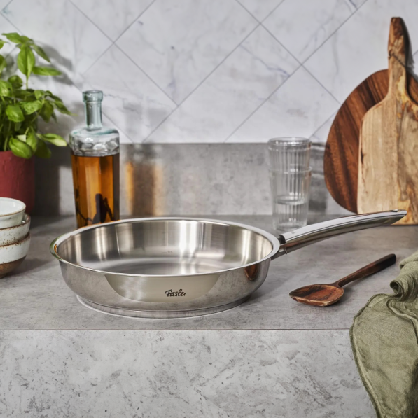 FISSLER Steelux Pro 24 cm - patelnia ze stali nierdzewnej