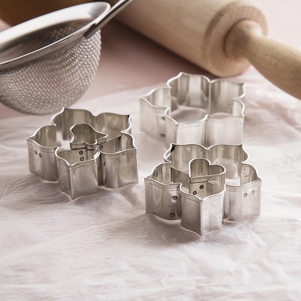 Foremki / Wykrawacze do ciastek metalowe LILIE 3 szt.