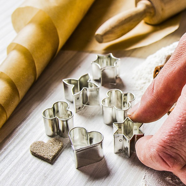 Foremki / Wykrawacze do ciastek metalowe MINI KWIATKI 6 szt.