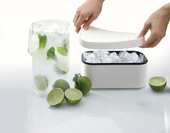 LEKUE Ice Box biała - foremka do lodu plastikowa z pojemnikiem