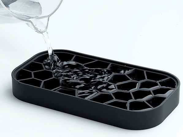 LEKUE Ice Box czarna - foremka do lodu plastikowa z pojemnikiem