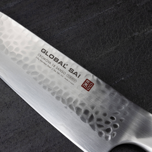 GLOBAL Sai 19 cm - nóż japoński Santoku ze stali nierdzewnej
