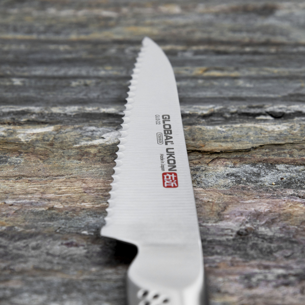 GLOBAL Ukon 15 cm - japoński nóż do chleba i pieczywa ze stali nierdzewnej