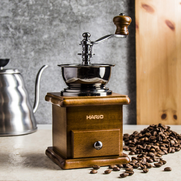 HARIO Standard brązowy - młynek do kawy drewniany ręczny