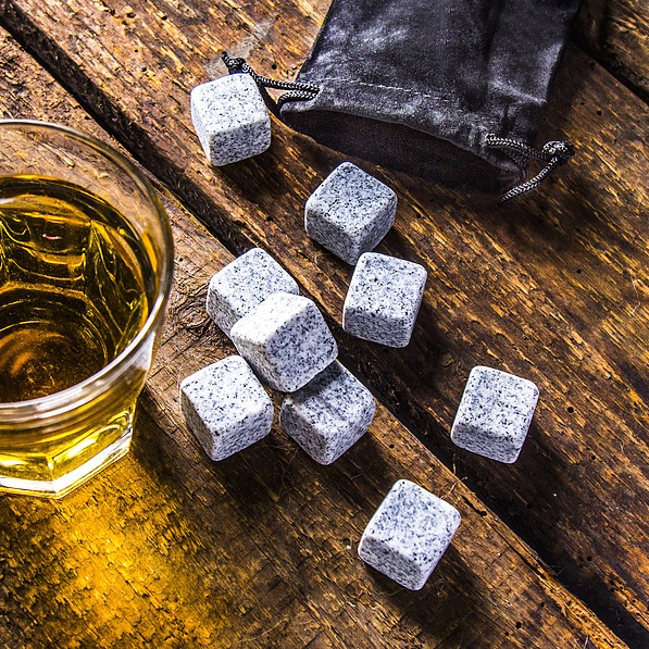 Kostki do whisky i drinków wielokrotnego użytku kamienne KONIGHOFFER PIETRE SZARE 9 szt.