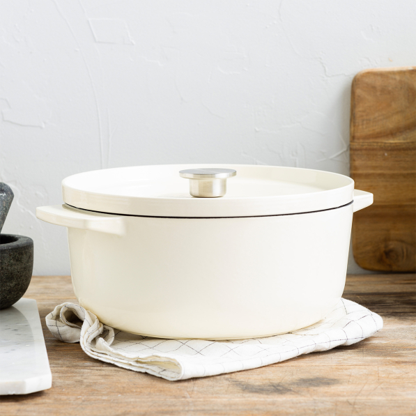 KITCHENAID Almond Cream 5,2 l - garnek żeliwny z pokrywką