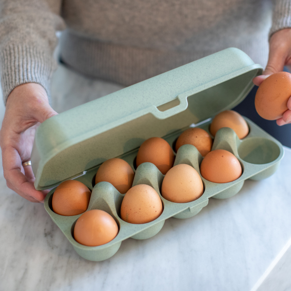 KOZIOL Eggs To Go zielony - pojemnik na jajka plastikowy