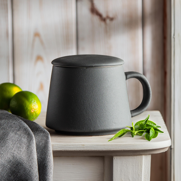 Kubek ceramiczny z zaparzaczem i pokrywką BELLA FIORE 375 ml