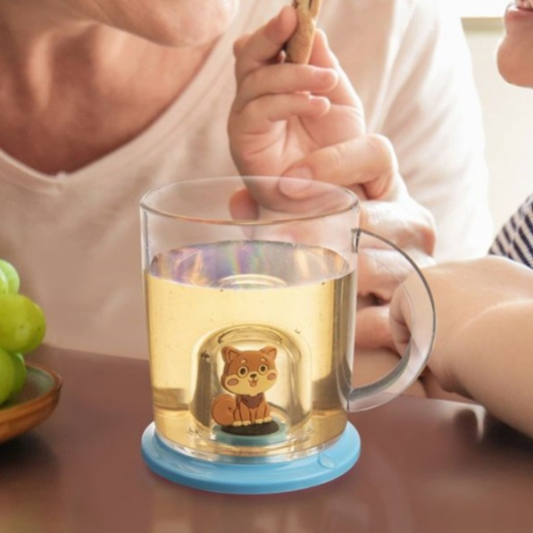 Kubek dla dzieci tritanowy z pokrywką 240 ml