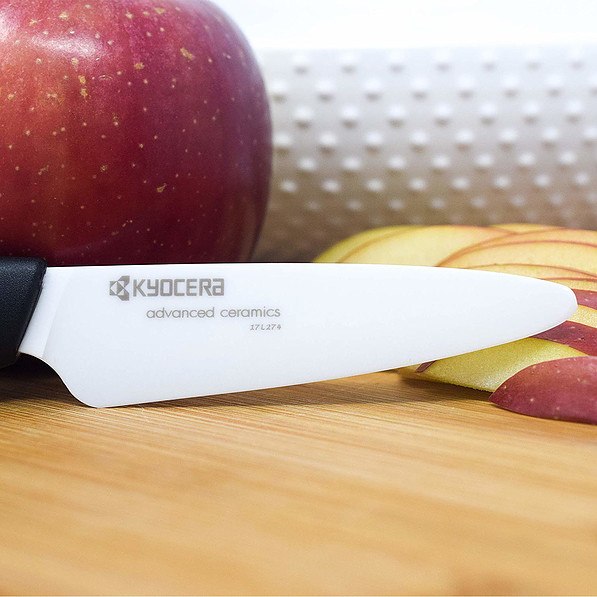 KYOCERA Gen Shuigo 7,5 cm biały - nóż do warzyw i owoców ceramiczny