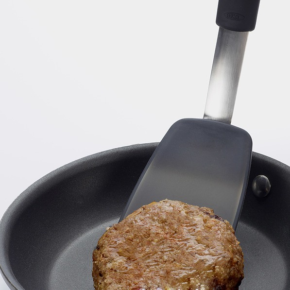 OXO Good Grips Flex 28,5 cm czarna - łopatka kuchenna do hamburgerów silikonowa