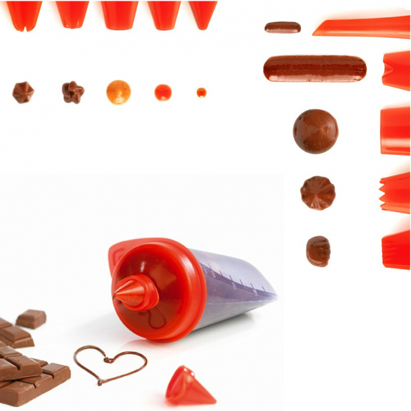 MASTRAD Sweet czerwony - dekorator do ciast / szpryca cukiernicza silikonowa z 10 końcówkami