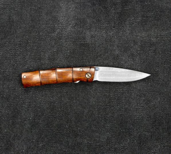 MCUSTA Shinra Emotion Iron wood Damascus 6,5 cm - japoński nóż survivalowy składany ze stali damasceńskiej